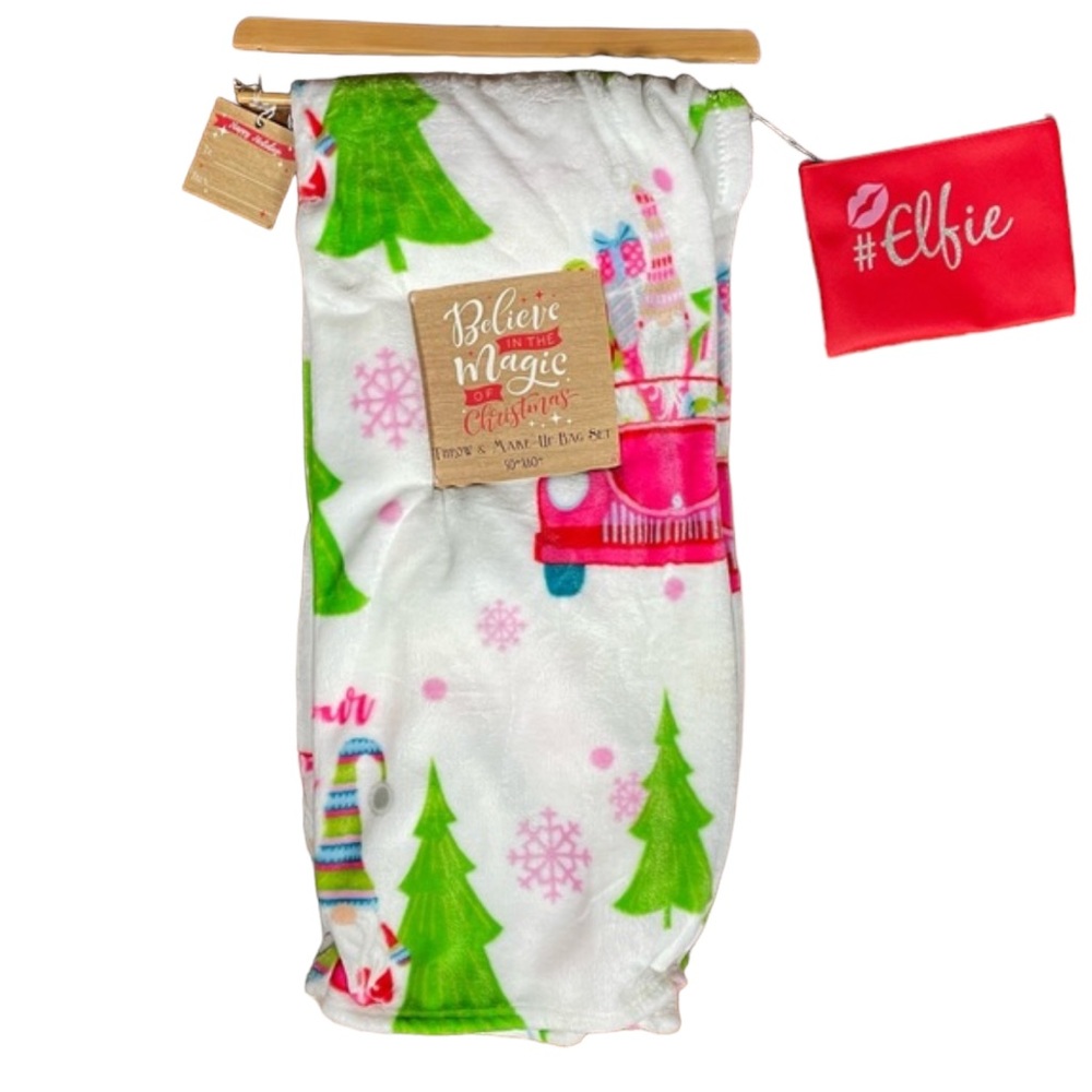 NWT Believe In the Magic of Christmas Throw and Make-Up Bag Set